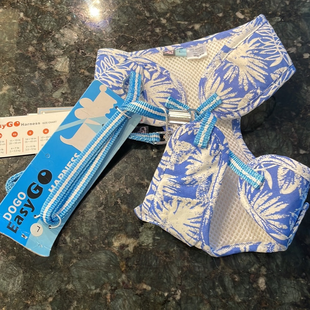 Dogo easily go Hawaiian harness. Size Large with matching leash. - Picture 3 of 8